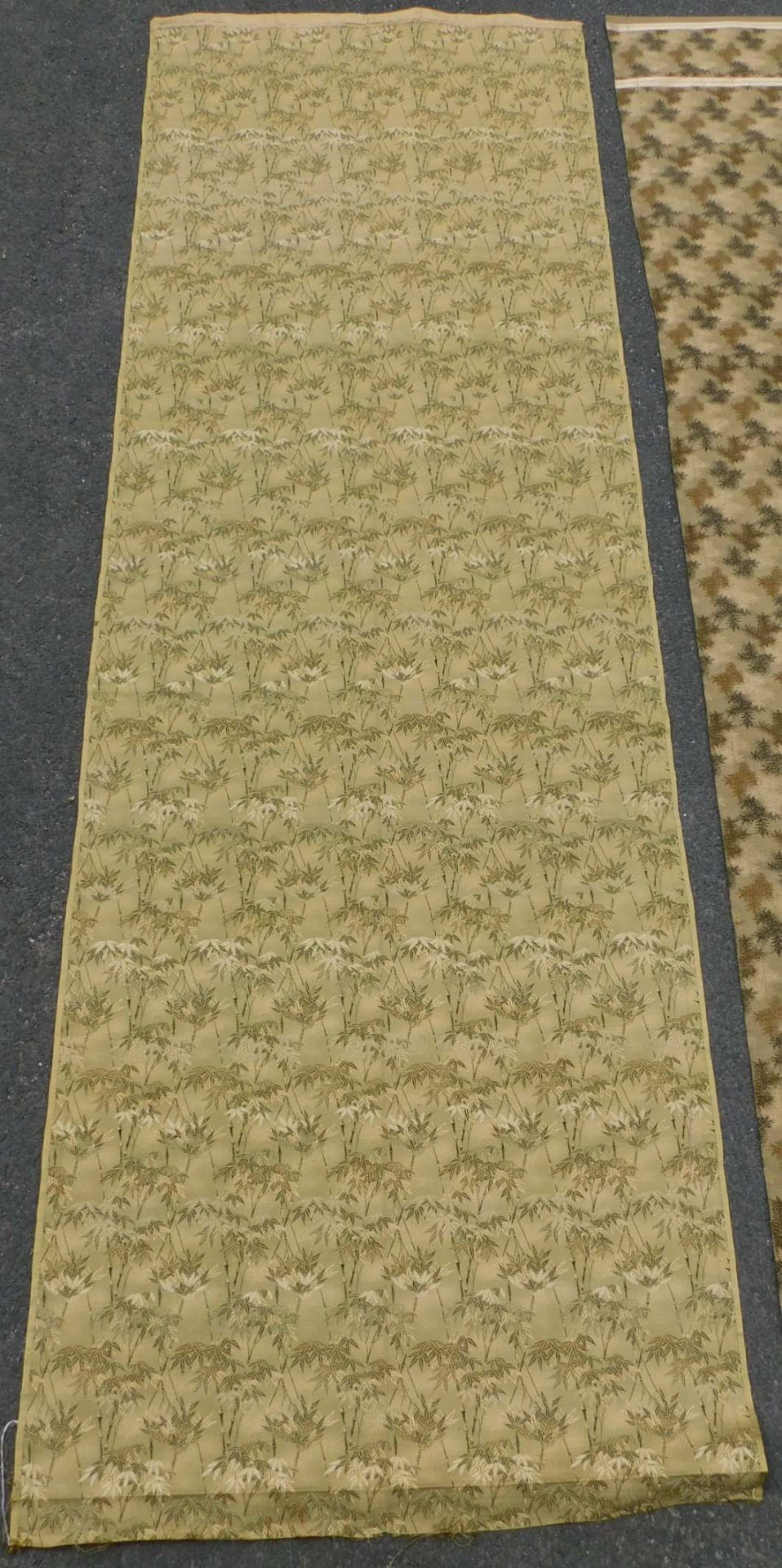 5 Obi Textilien Japan. Wohl alt, teils Seide, gewebt.Bis 205,5 cm x 65 cm.5 Obi Textiles Japan. - Image 5 of 12