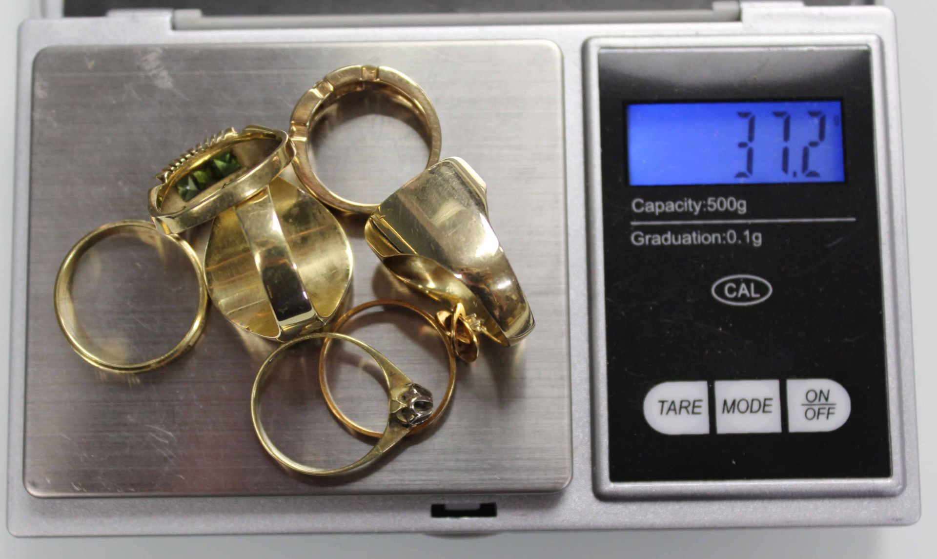 7 Ringe. Gelb Gold 585.37,2 Gramm Gesamtgewicht. Unter anderem mit Brillanten / Diamanten und - Image 10 of 17