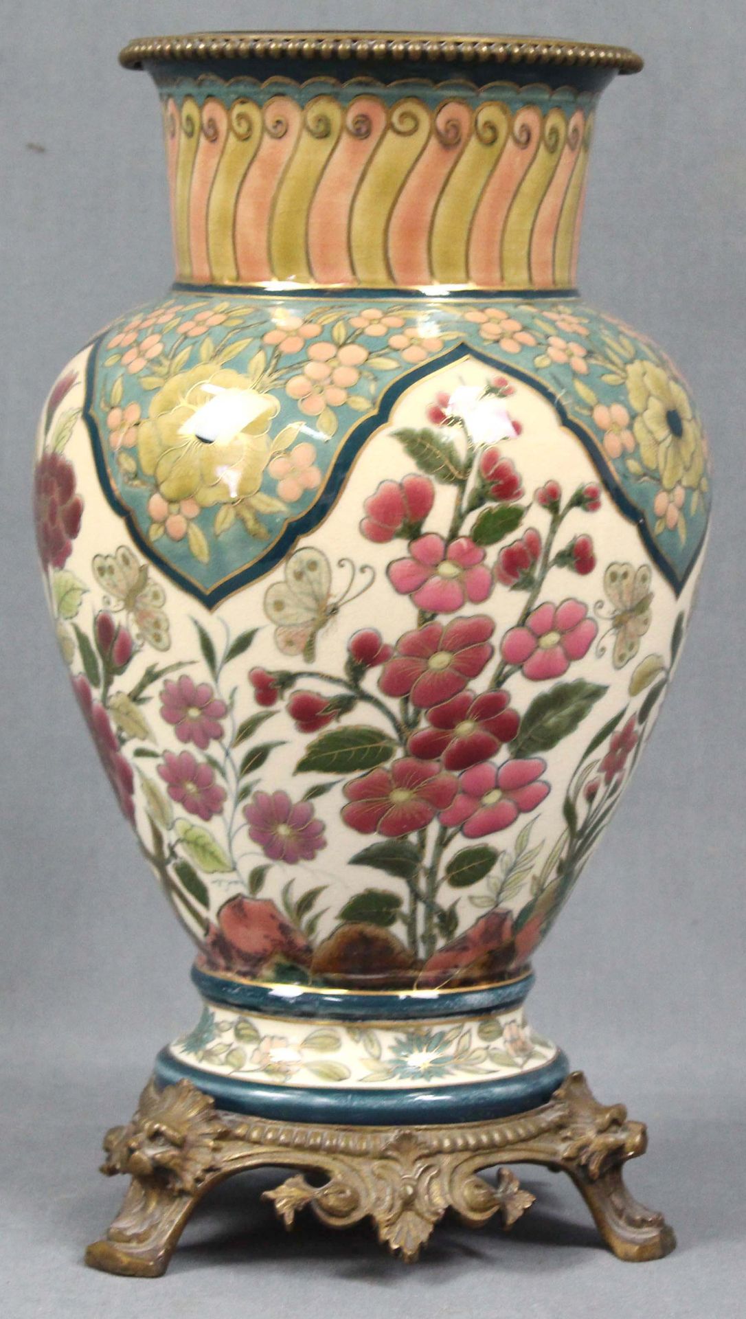 Manufaktur Vilmos Zsolnay, Ungarn. Vase mit Bronzemontierung.34 cm hoch.Manufacture Vilmos - Image 10 of 12