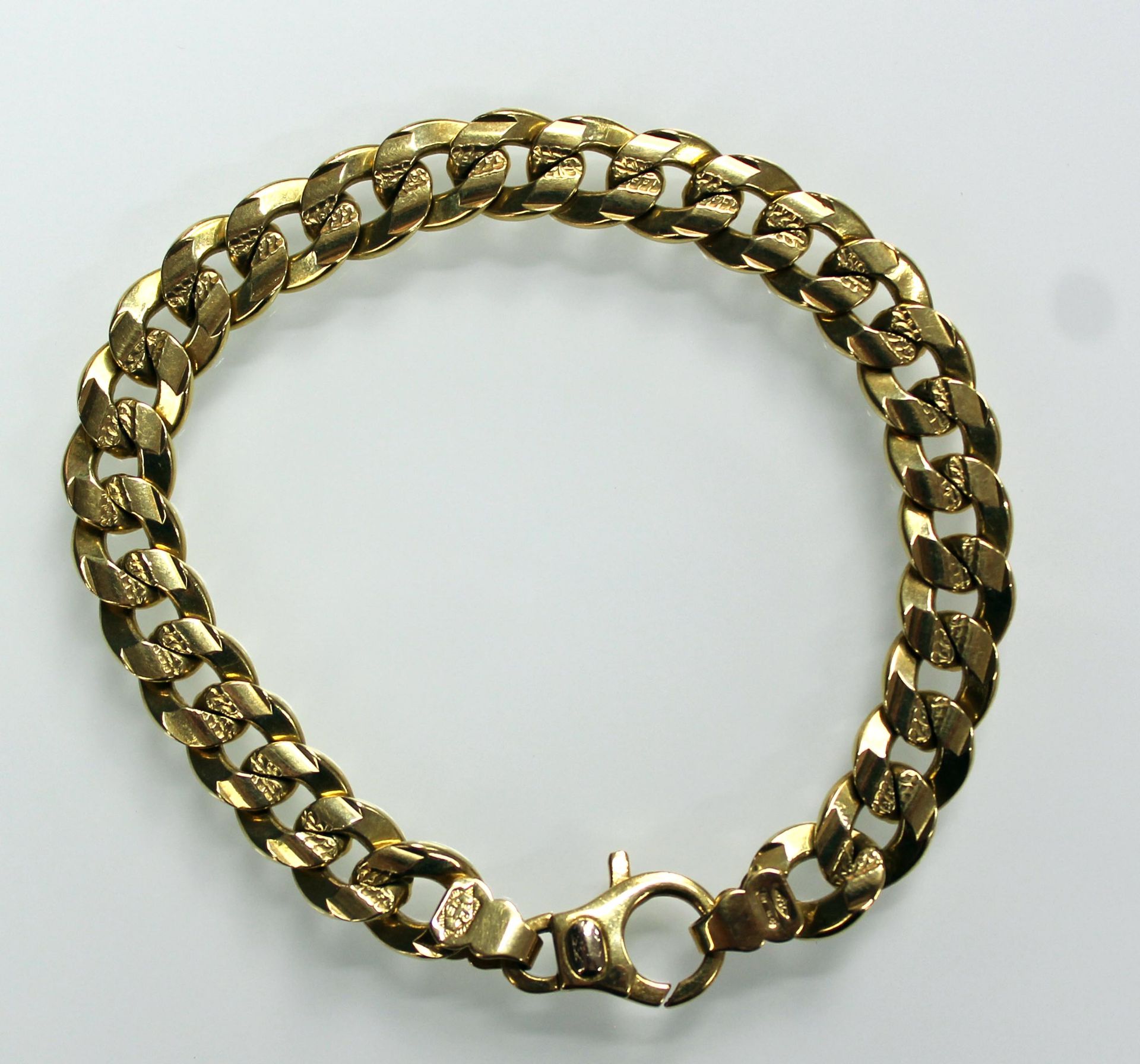 Panzer - Armband. Gelb Gold 750. 44,6 Gramm.Circa 21 cm lang.Bracelet. Yellow gold 750. 44,6 grams.