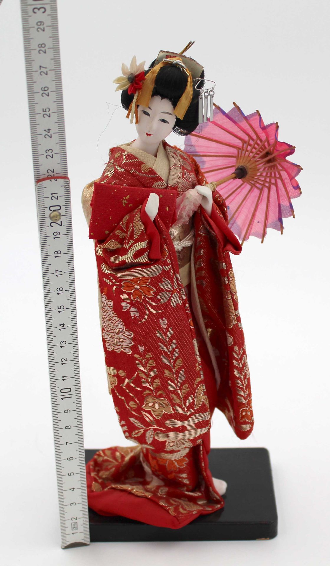 8 Skulpturen / Figuren / Puppen, wohl China / Japan, alt.Die Vitrine ist 44 cm hoch. Auch 2 Geisha - Bild 14 aus 21