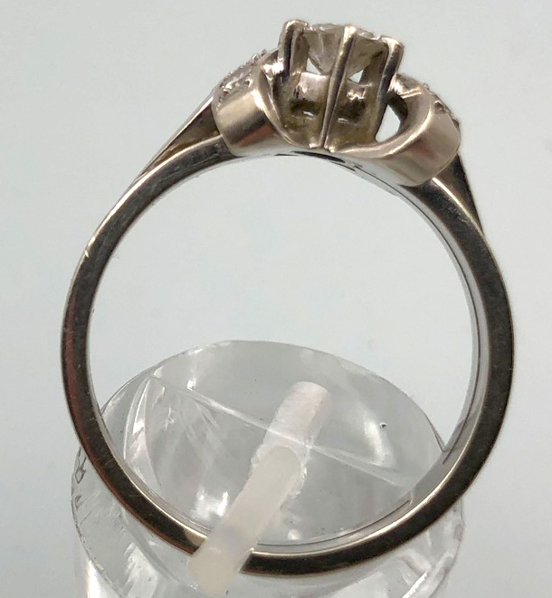 Weiß Gold 585. Ring mit Brillanten.4,0 Gramm Gesamtgewicht. Der mittige Diamant 4,48 mm Durchmesser, - Bild 9 aus 13