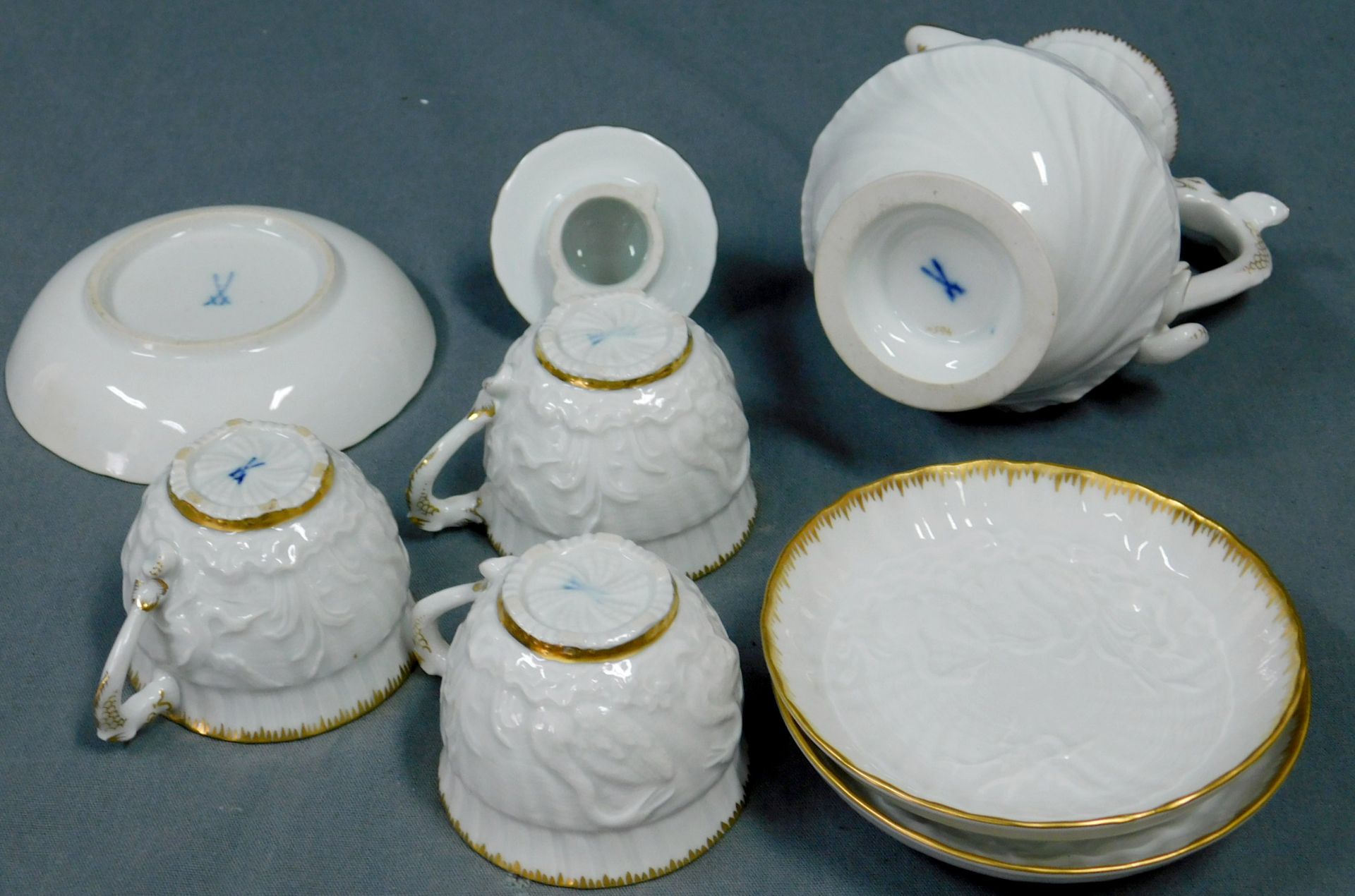 Meissen Porzellan. Schwanenservice. Goldrand.3 Mokkatassen mit Untertassen. Mokkakanne diese 19 cm - Image 3 of 9