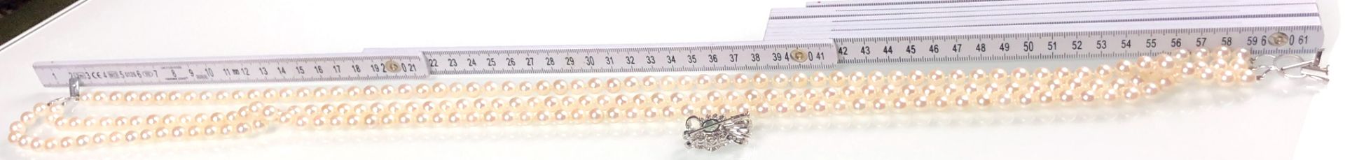 Collier. 3 Reihen Perlen. Verschluss Weiß Gold 18K.3 Große Altschliffdiamanten circa 0,75 + 0,5 + - Bild 12 aus 12