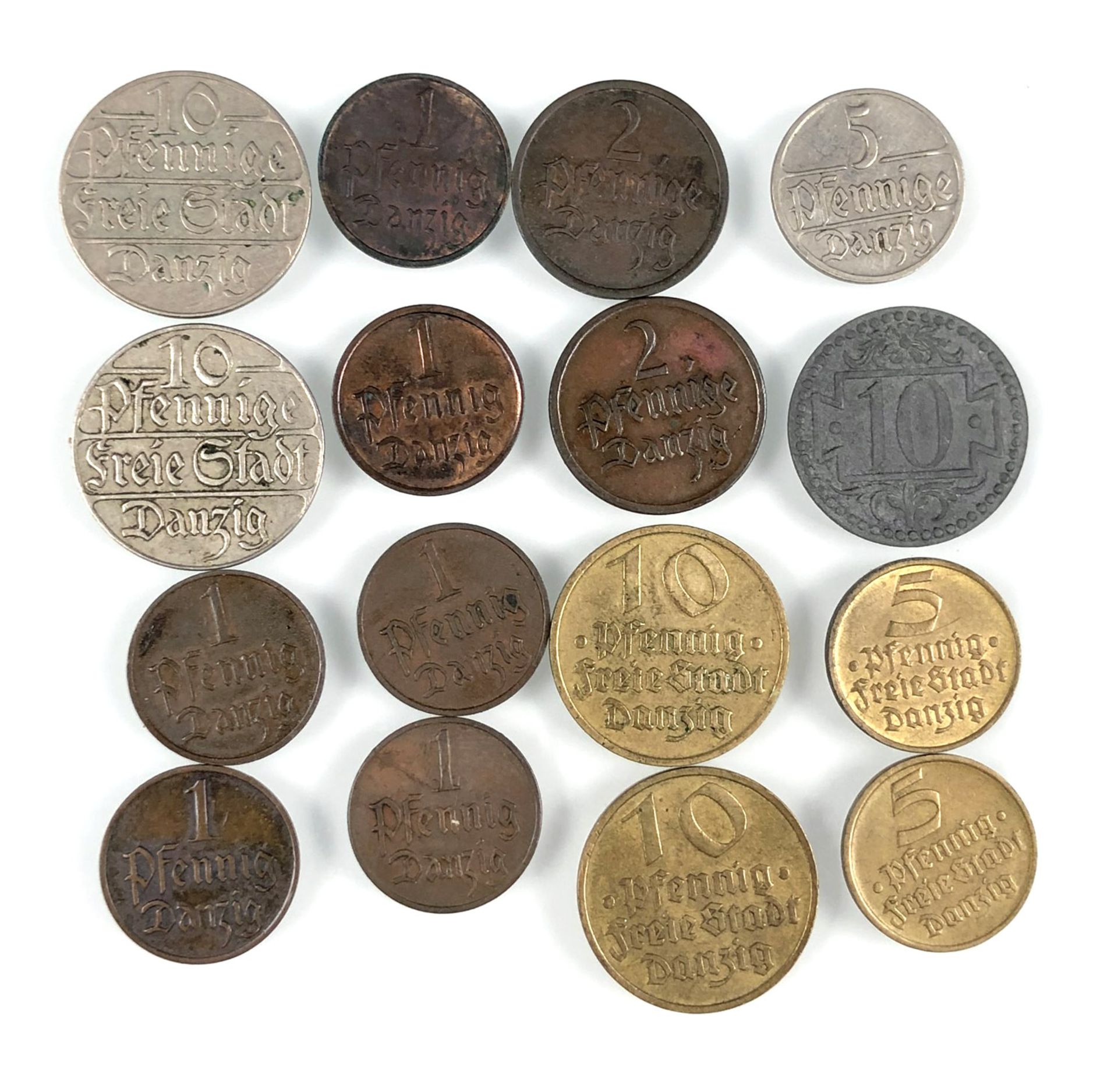 16 Münzen Danzig.Auch.6 mal 1 Pfennig. 1932, 1926 (2x), 1929, 1937, 1930.2 mal 2 Pfennig. 1923 und