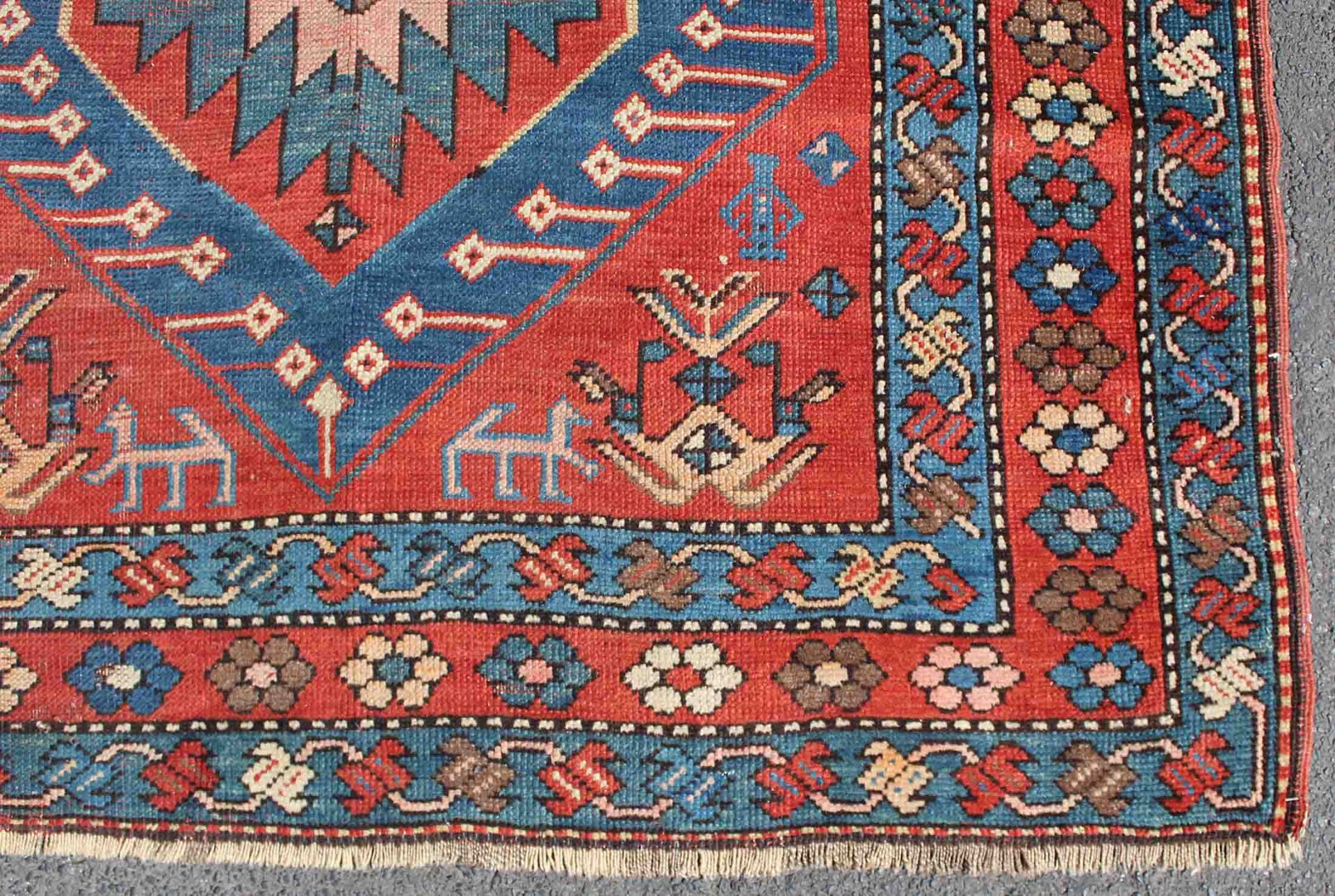 Schildkasak. Armenien / Kaukasus. Antik, Circa 120 Jahre alt.208 cm x 131 cm. Handgeknüpft. Wolle - Bild 11 aus 16