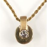 Anhänger mit Brillant 0,28 Carat. Dazu Kette. Gelb Gold 750.8,5 Gramm Gesamtgewicht. Circa 46 cm