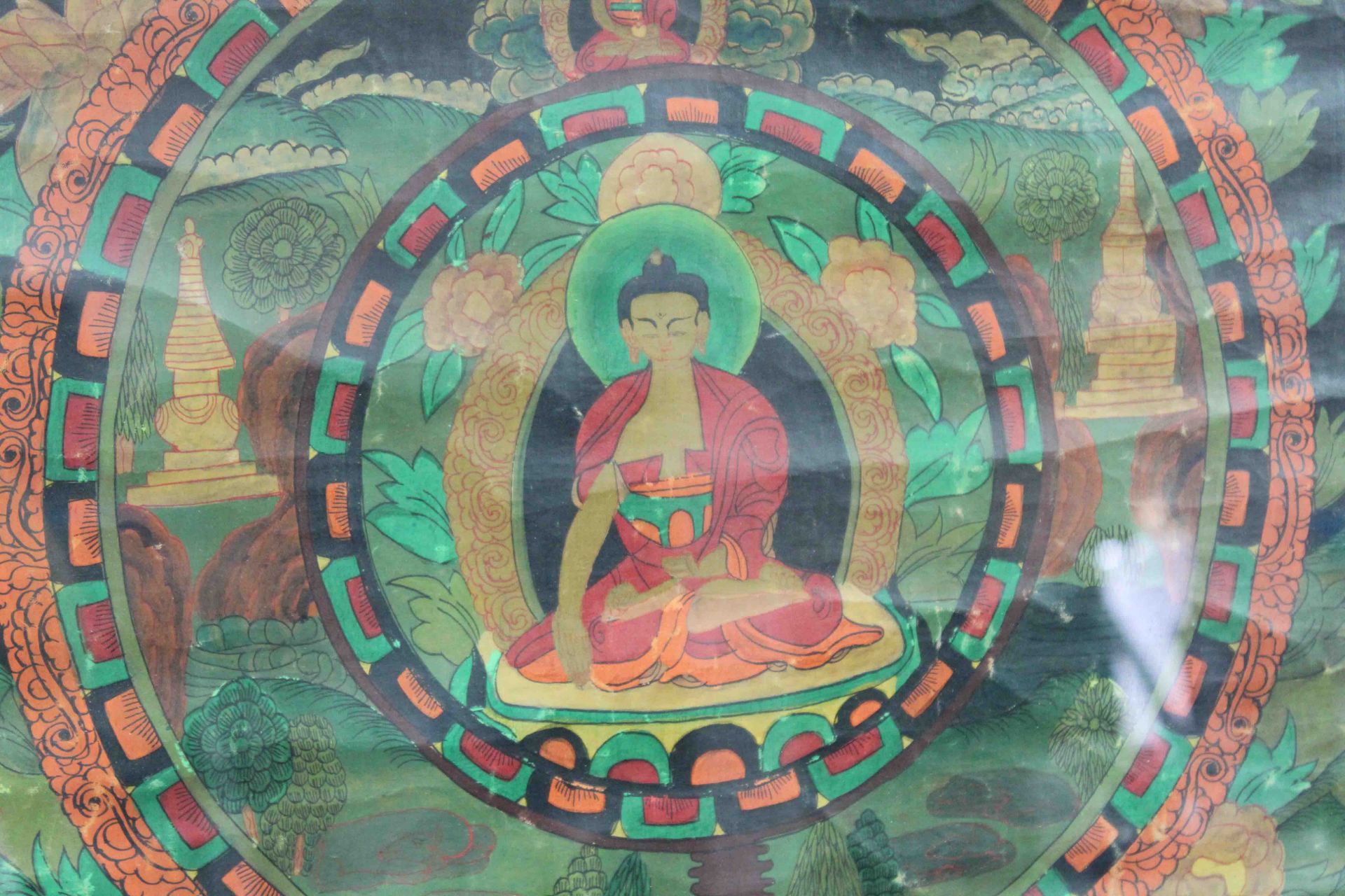 Zwei Thangka ''Weisse Tara auf Lotusblume'' und ''Grüne Tara''61 cm x 49 cm und 61 cm x 42 cm. - Image 10 of 13