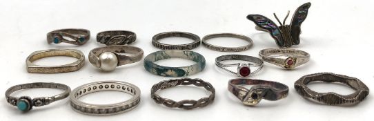 Silber. 15 Ringe. Auch Stein, mit Steinen, Perle.24 Gramm Brutto.Silver. 15 rings. Also stone,