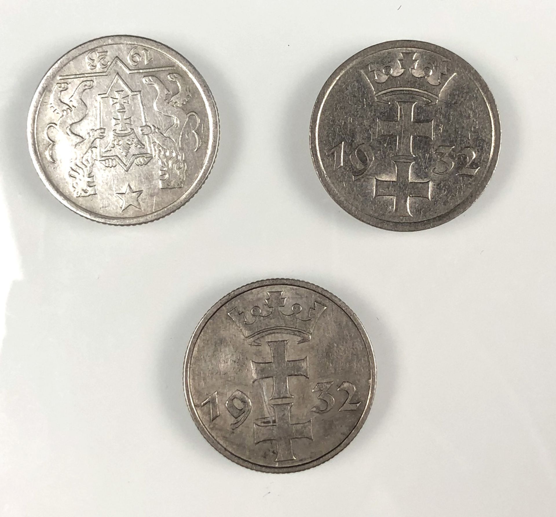 Danzig 3 mal Gulden. 1923 (J. D7) 2 mal 1932 (J. D15).14,9 Gramm zusammen.Danzig 3 mal Gulden. - Bild 2 aus 4