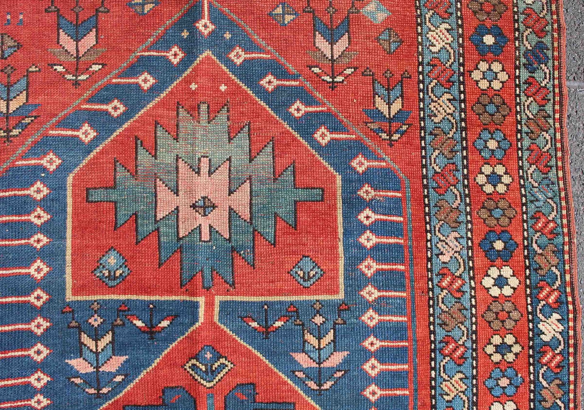 Schildkasak. Armenien / Kaukasus. Antik, Circa 120 Jahre alt.208 cm x 131 cm. Handgeknüpft. Wolle - Bild 16 aus 16