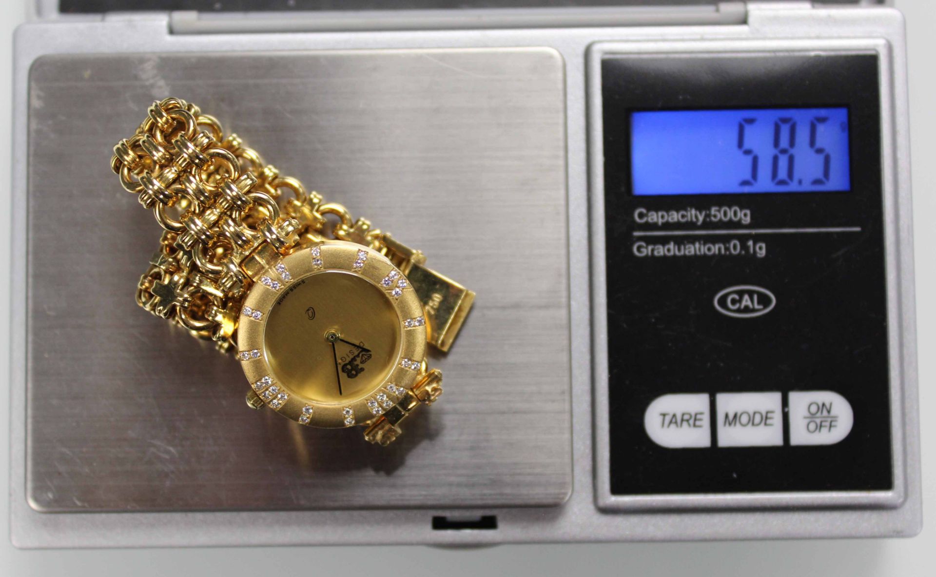 Schmuck Armbanduhr Gelb Gold 750, besetzt mit 36 kleinen Brillanten.58,5 Gramm Gesamtgewicht. - Bild 3 aus 11