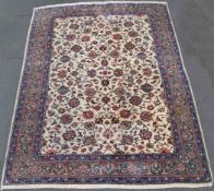 Saruk Perserteppich. Iran. Weißgrundig.302 cm x 225 cm. Handgeknüpft. Wolle auf Baumwolle.Kein