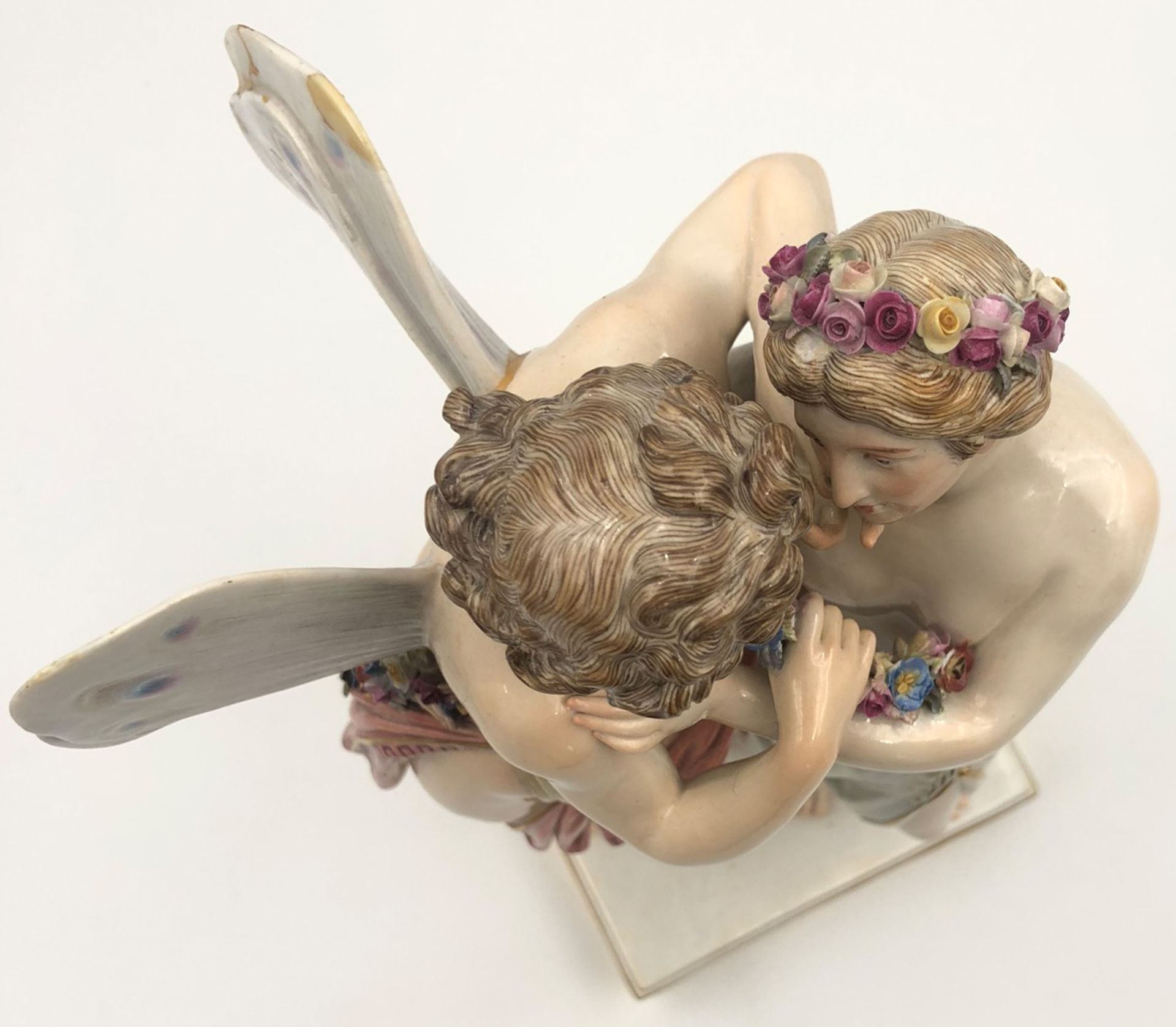 Meissen Porzellan. Amor und Psyche.29 cm hoch. Entwurf und Ausführung wohl um 1895. Unter Anderem - Bild 17 aus 20