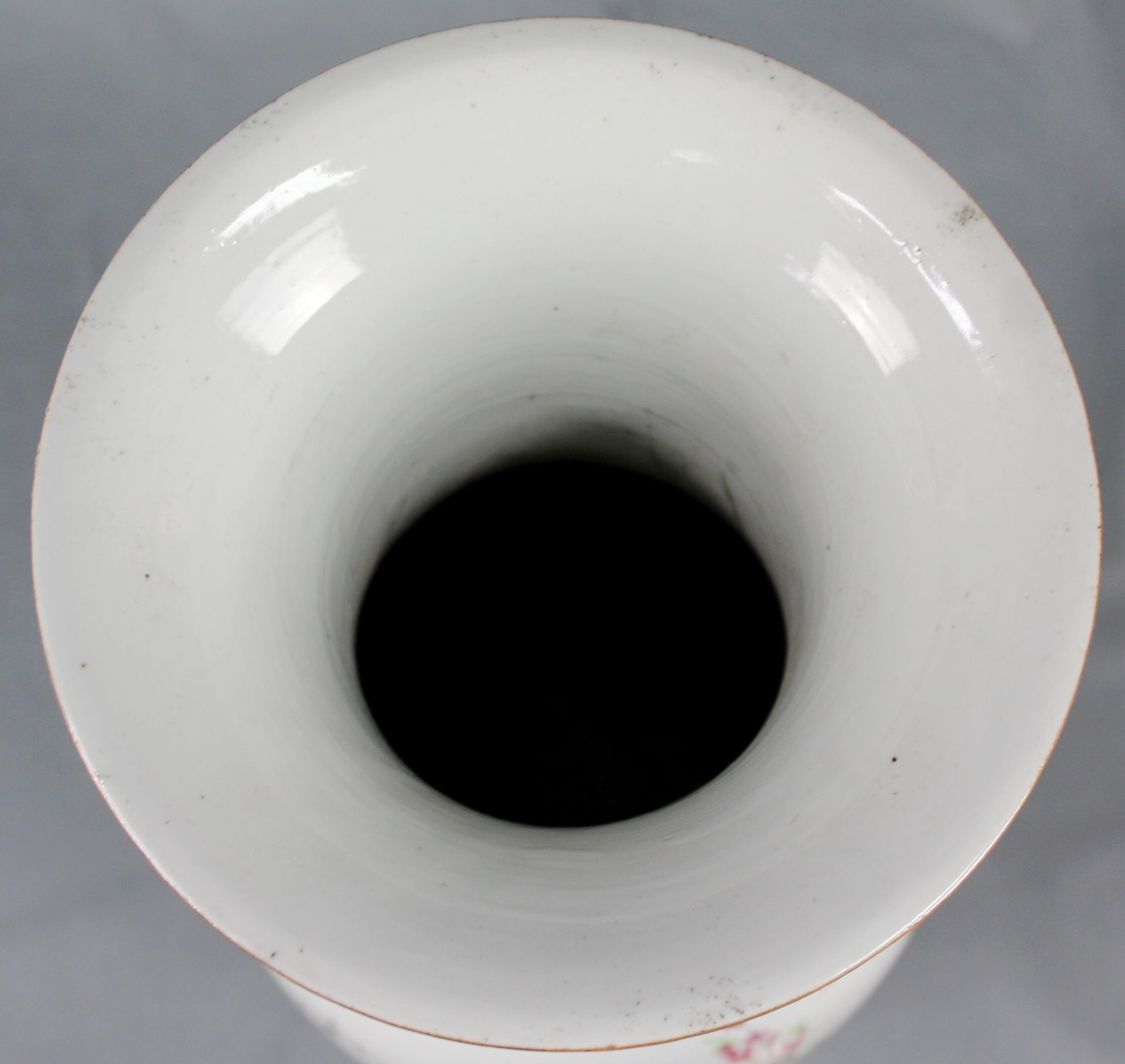 Vase Porzellan. Wohl China alt. Handbemalt. Beschriftung.58 cm hoch.Vase porcelain. Probably China - Bild 10 aus 11