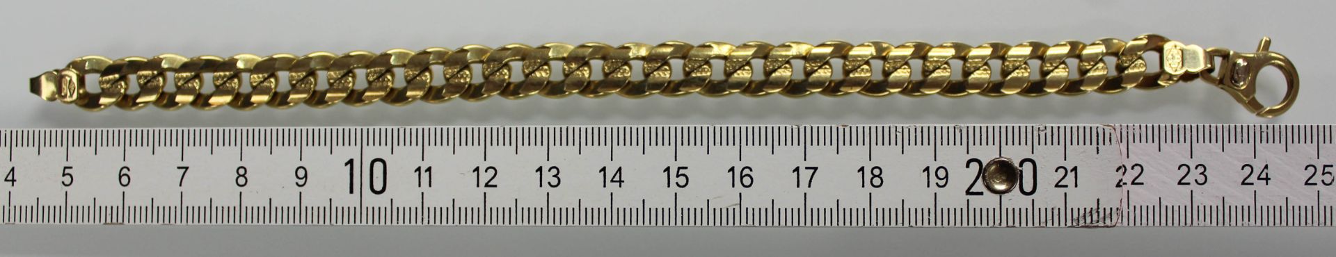Panzer - Armband. Gelb Gold 750. 44,6 Gramm.Circa 21 cm lang.Bracelet. Yellow gold 750. 44,6 grams. - Bild 3 aus 9