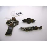 Three Victorian silver Scottish agate brooches and a cross. FOR DETAILS OF ONLINE BIDDING ON THIS
