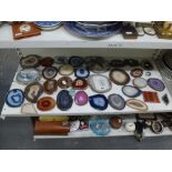 A good collection of varied agate slices. [s39] FOR DETAILS OF ONLINE BIDDING ON THIS LOT CONTACT