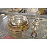 Two George V silver muffin dishes with covers and liners but lacking knops, together with an