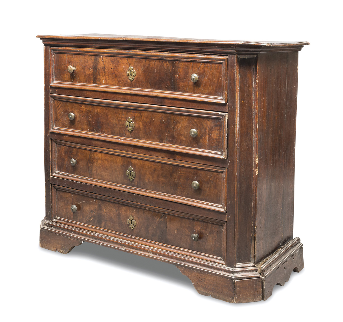 CHEST OF DRAWERS IN WALNUT, CENTRAL ITALY LATE 17TH CENTURY