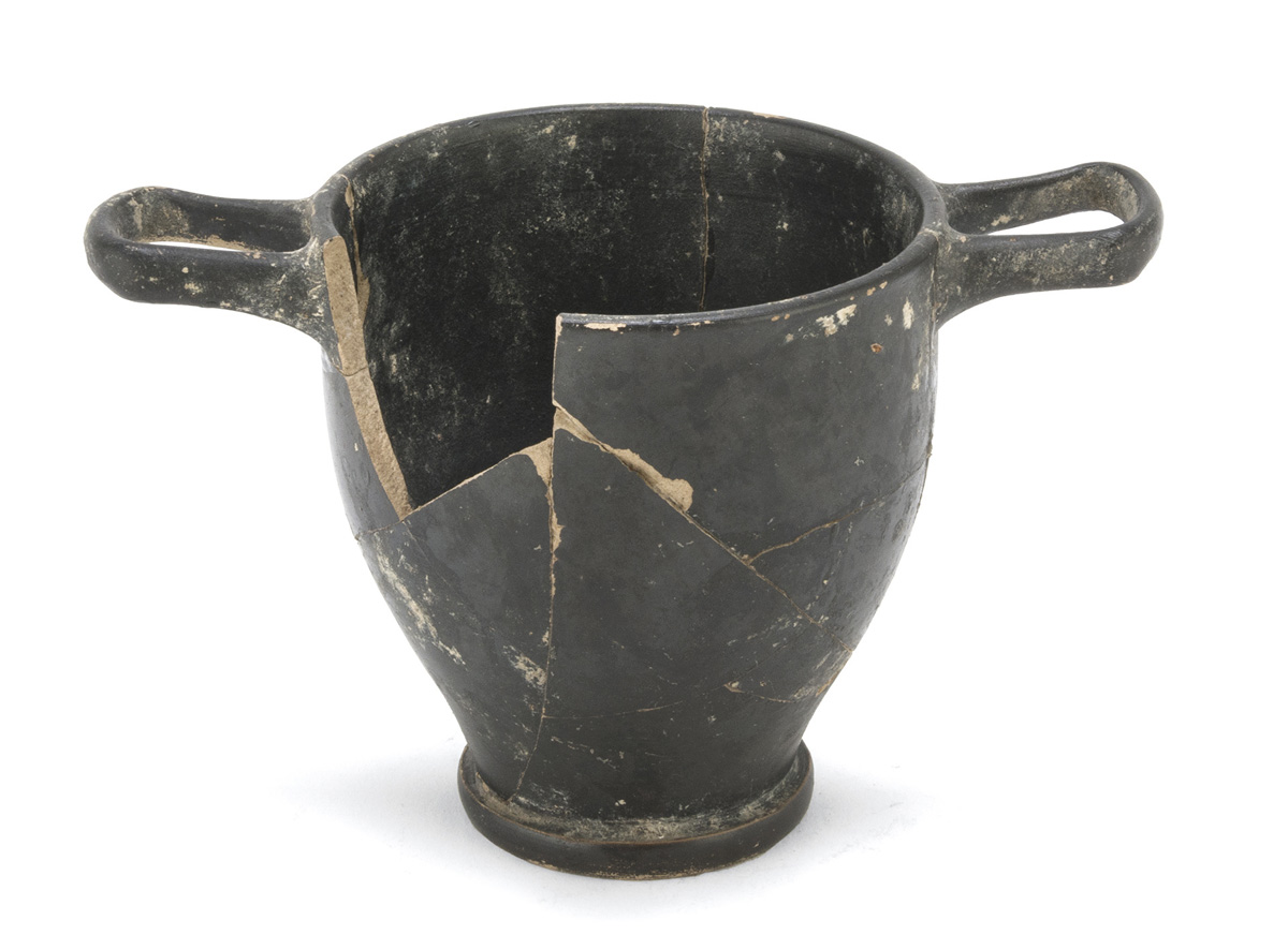 BLACK PAINTED SKYPHOS 5th CENTURY B.C