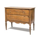 SMALL COMMODE IN WALNUT CENTRAL ITALY END 18TH CENTURY