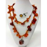 BEAUTIFUL SET OF NECKLACE, PIN AND PENDANT IN AMBER