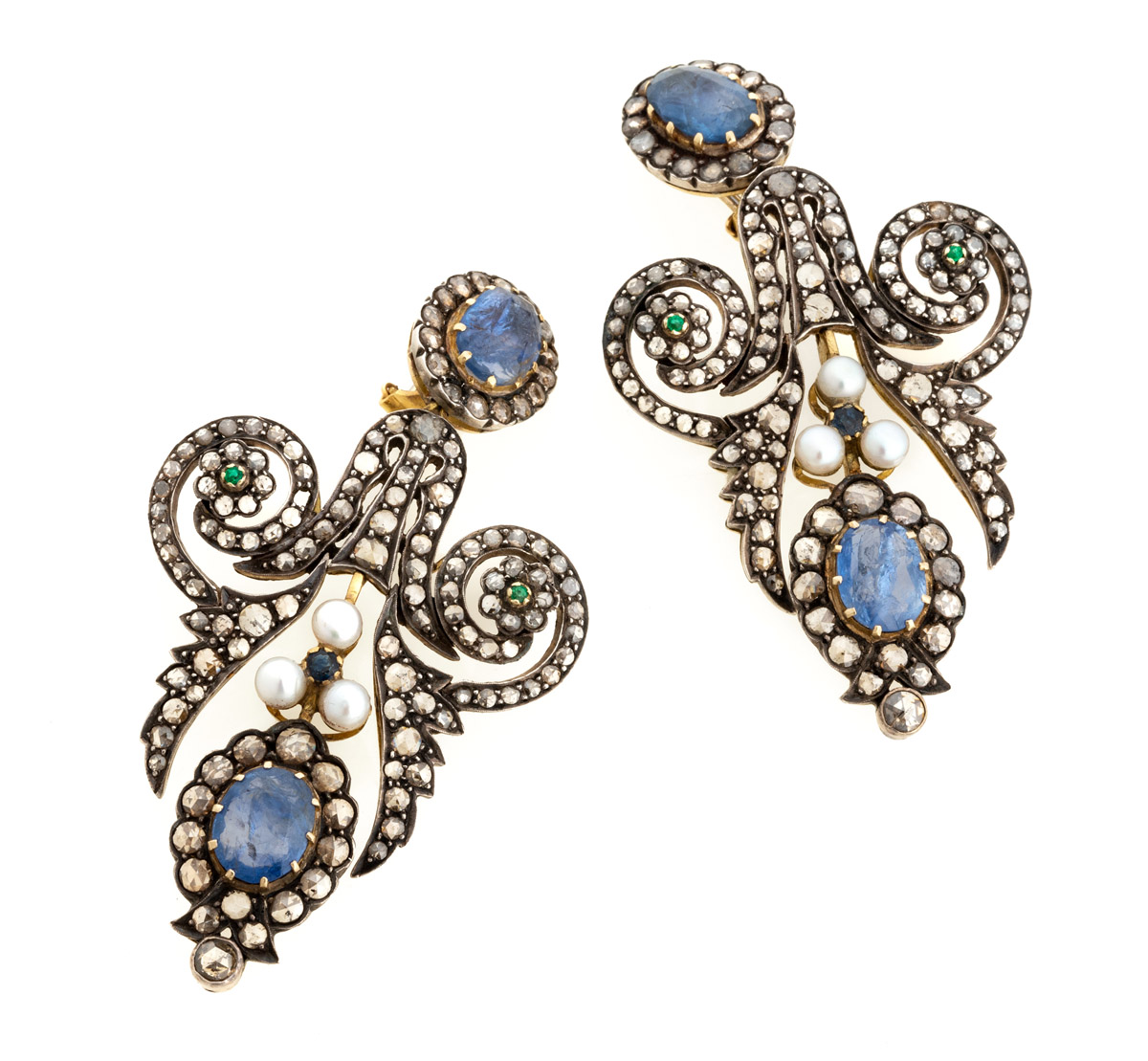 PAIR OF EARRINGS EARLY 20TH CENTURY