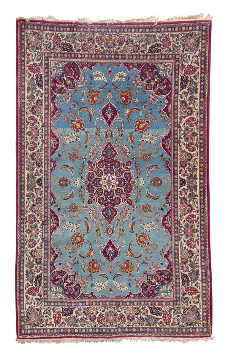 RARE PERSIAN TAFRISH CARPET FIRST HALF OF THE 20TH CENTURY