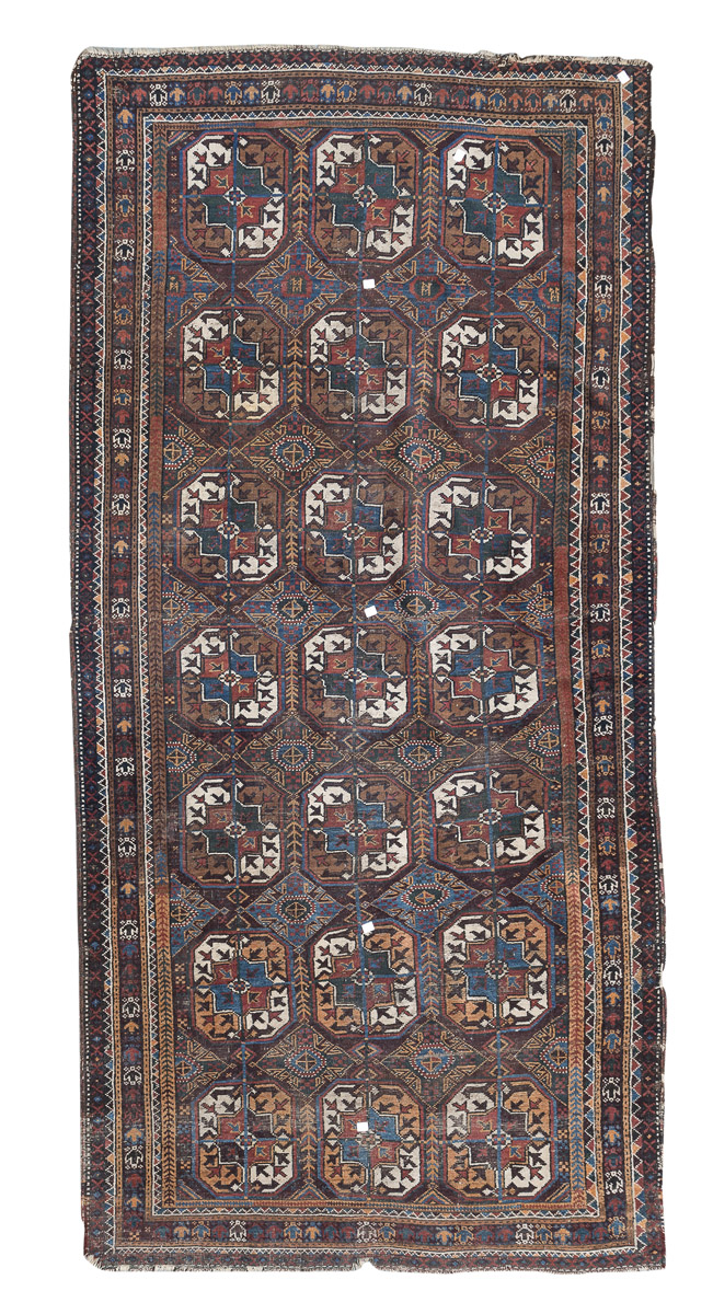 SHIRAZ CARPET EARLY 20TH CENTURY