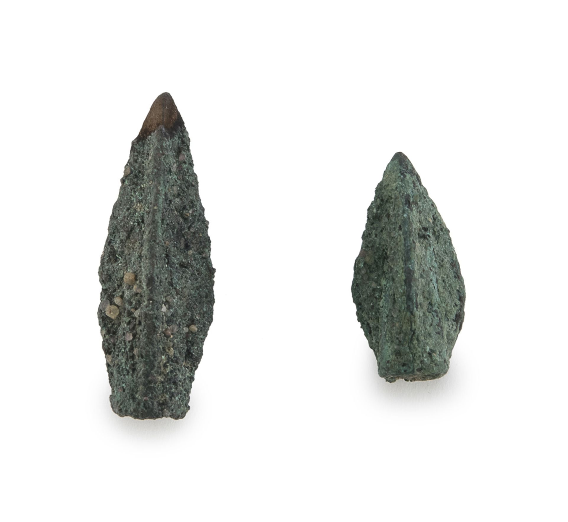 TWO BRONZE ARROW POINTS ROMAN AGE