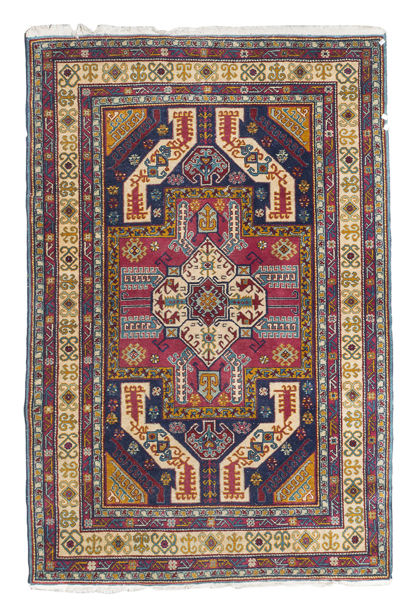 CENTRAL ANATOLIA CARPET EARLY 20TH CENTURY