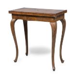 EXTENDING TABLE IN WALNUT CENTRAL ITALY EARLY 19TH CENTURY