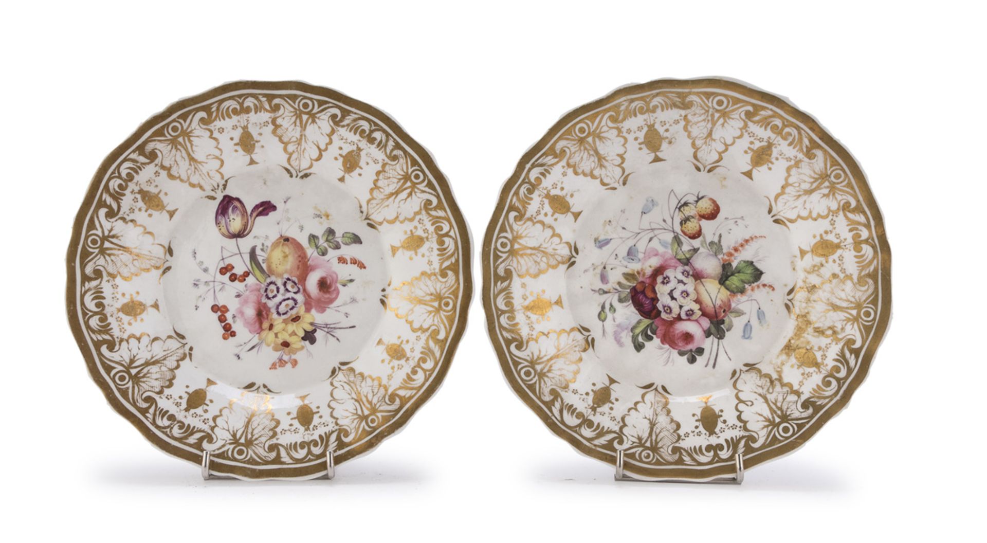 PAIR OF PORCELAIN DISHES 19TH CENTURY