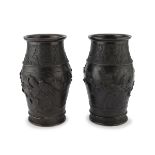 A PAIR OF JAPANESE BRONZE VASES EARLY 20TH CENTURY.