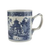 A CHINESE WHITE AND BLUE PORCELAIN TANKARD 18TH CENTURY.