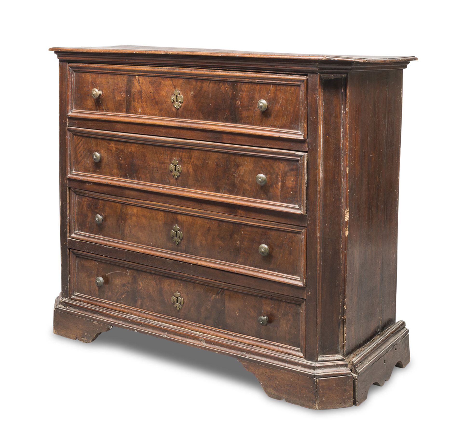 CHEST OF DRAWERS IN WALNUT CENTRAL ITALY LATE 17TH CENTURY