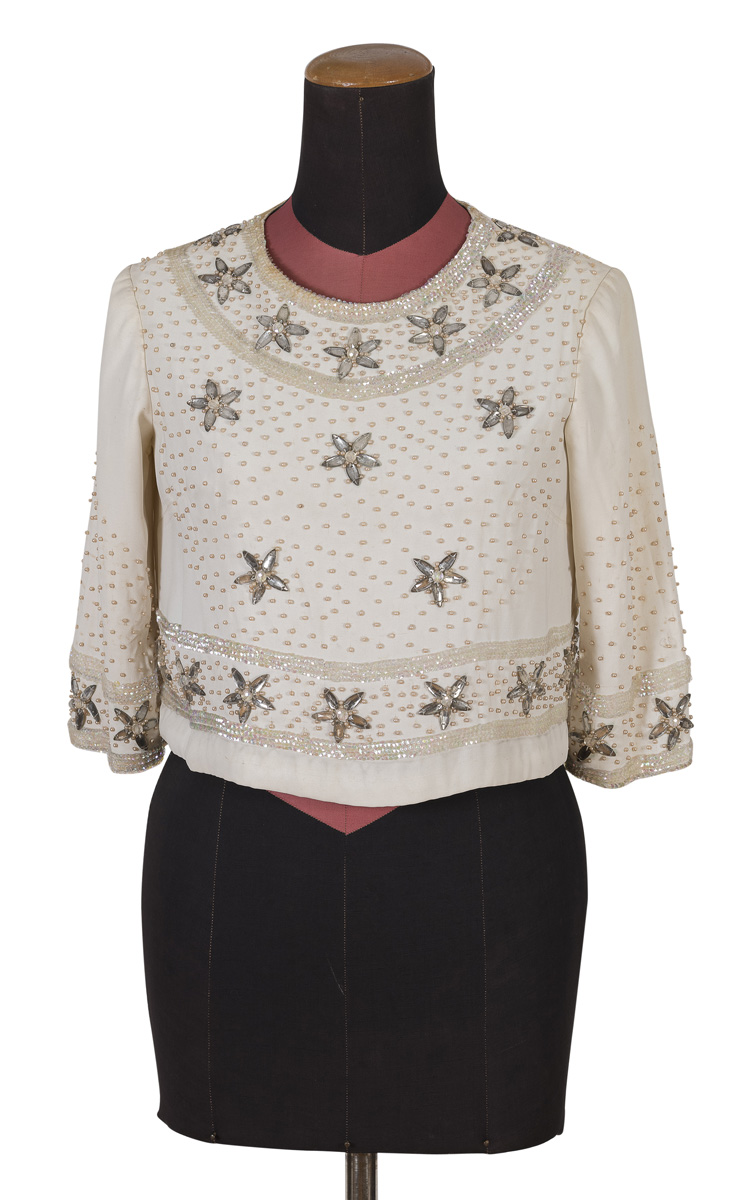 SHORT BLOUSE FOR WOMEN