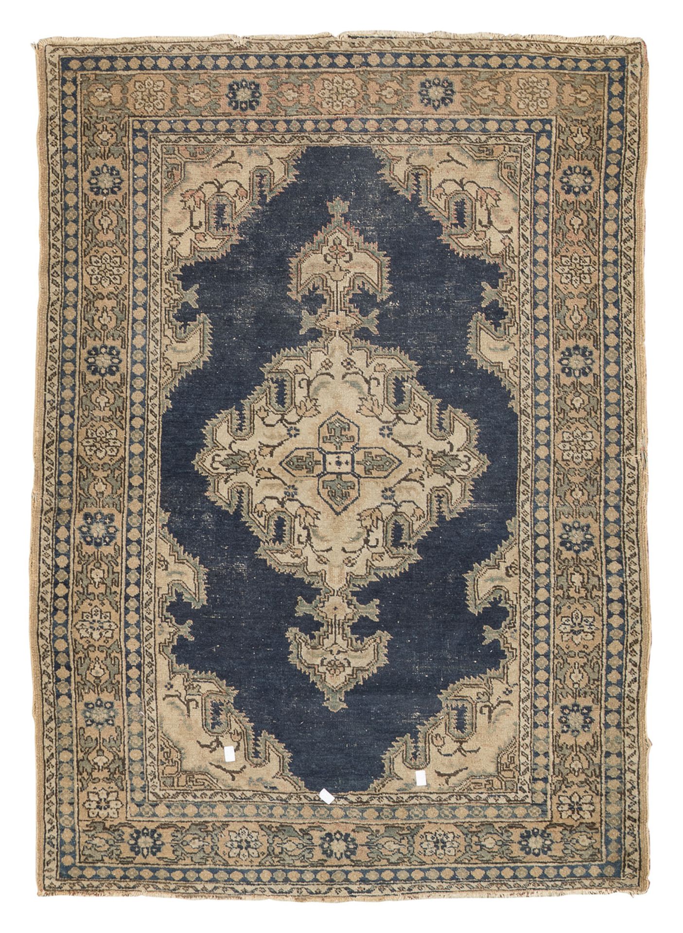 ANATOLIC GELVERI CARPET EARLY 20TH CENTURY