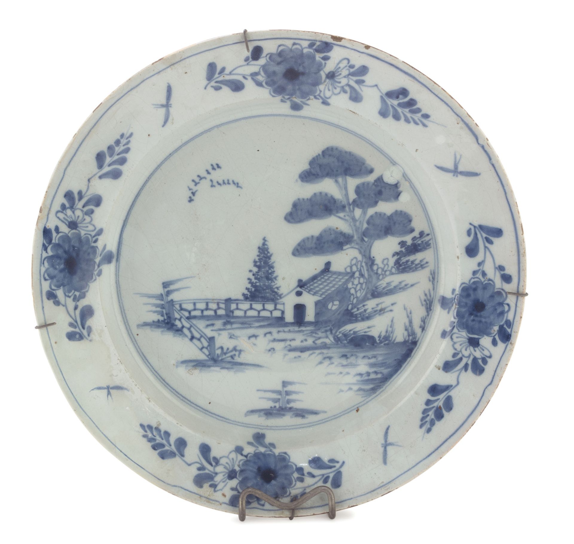 LARGE PORCELAIN PLATE PROBABLY MILAN LATE 18th CENTURY