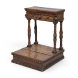 RARE WALNUT PRIE DIEU EMILIA 17th CENTURY