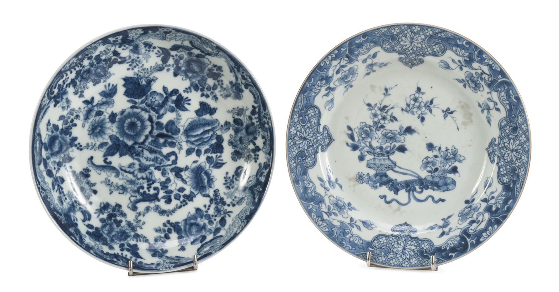 TWO PLATES IN WHITE AND BLUE PORCELAIN CHINA AND EUROPE 19th CENTURY