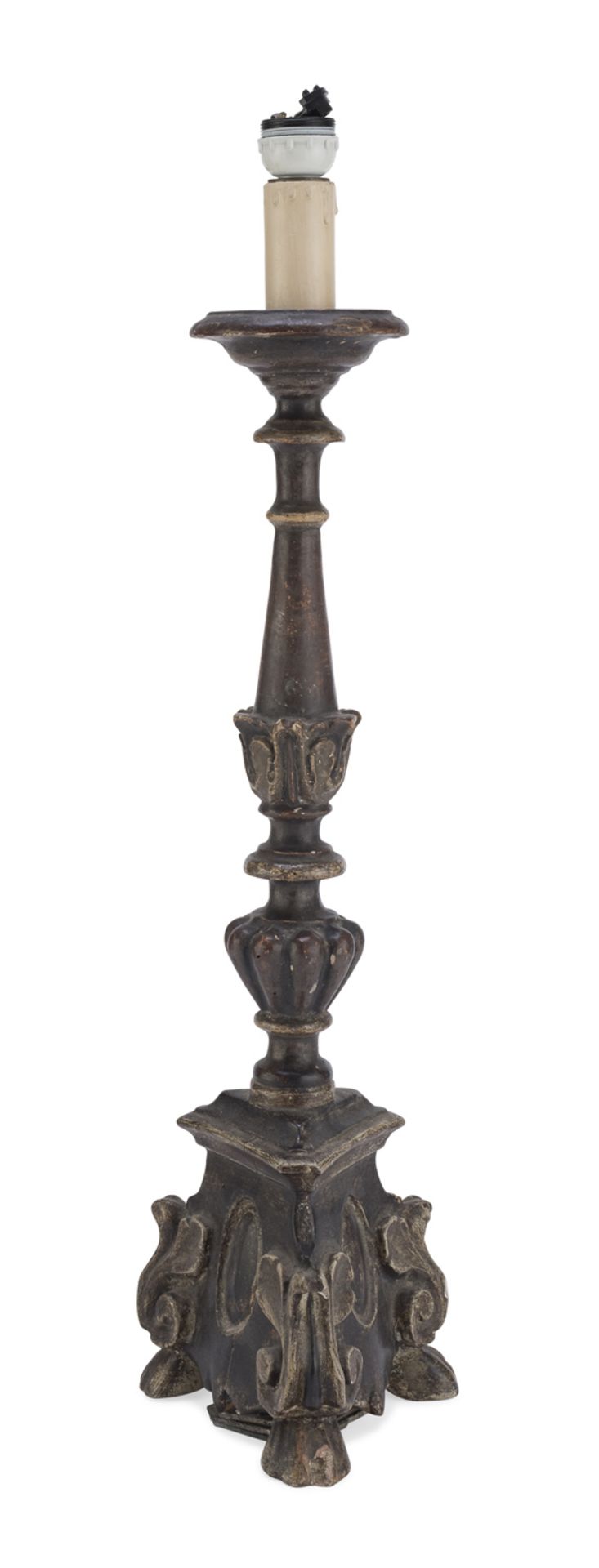 CANDLESTICK IN LACQUERED WOOD 18TH CENTURY