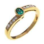 GOLD RING WITH EMERALD AND DIAMONDS