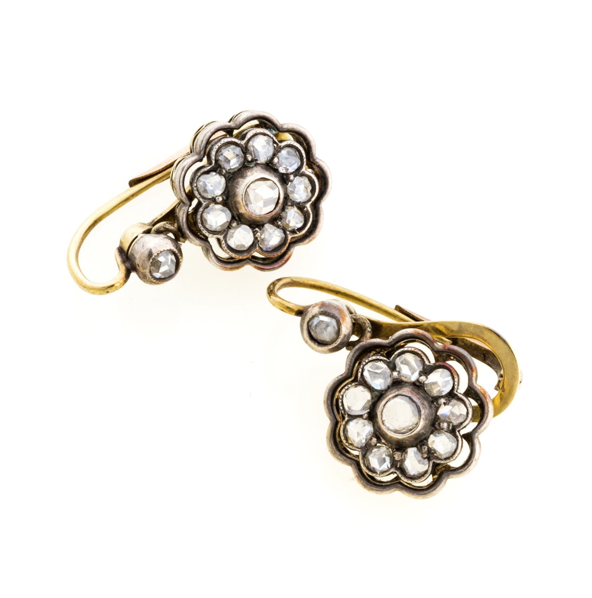 GOLD EARRINGS WITH DIAMONDS