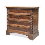 WALNUT CHEST OF DRAWERS UMBRIA 18th CENTURY