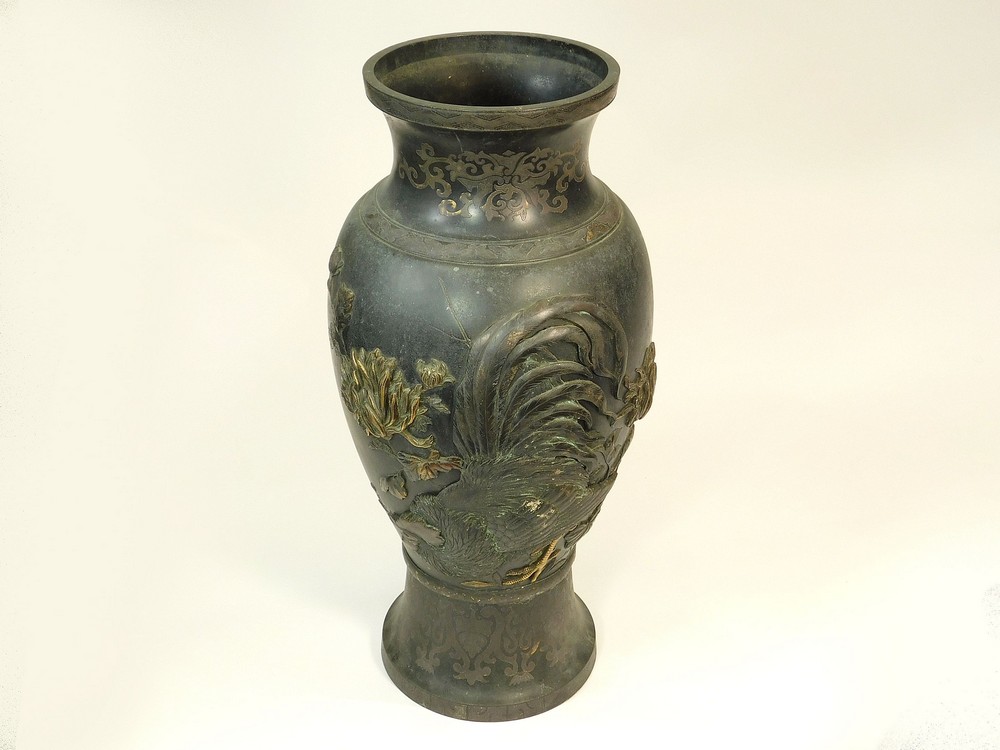 JAPANESE VASE.