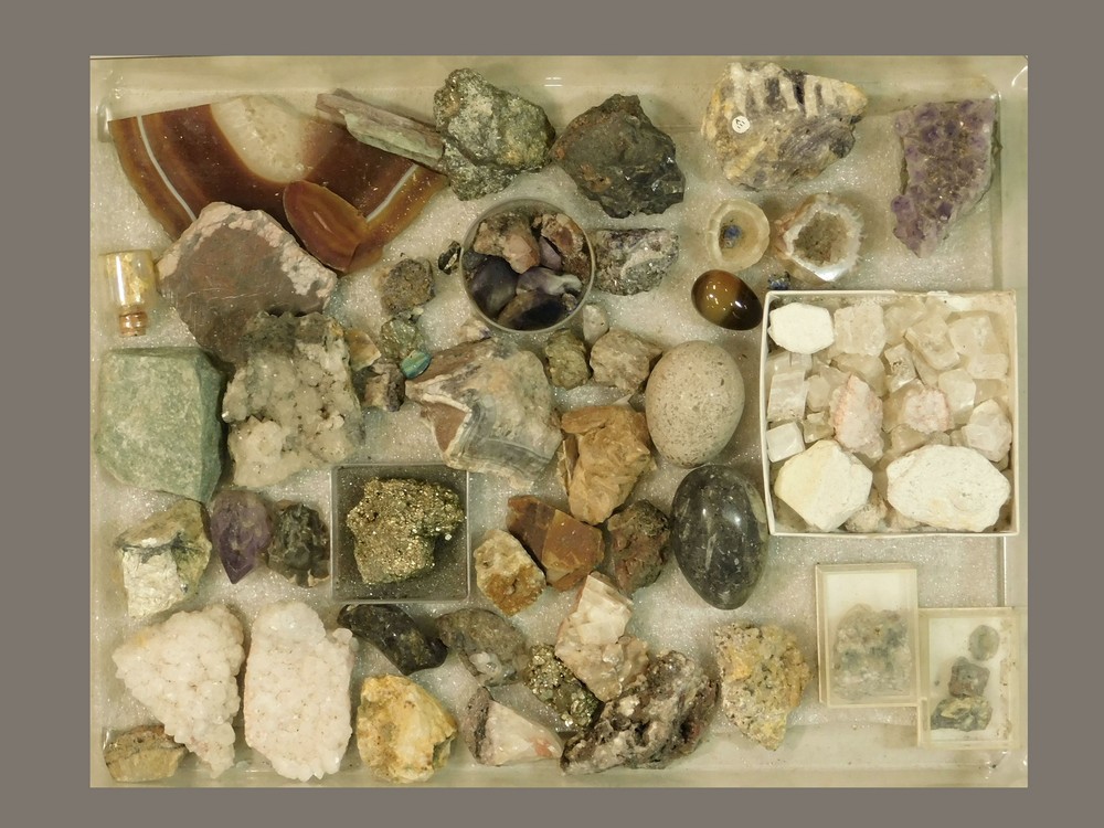 MINERALS & FOSSILS. - Image 2 of 4