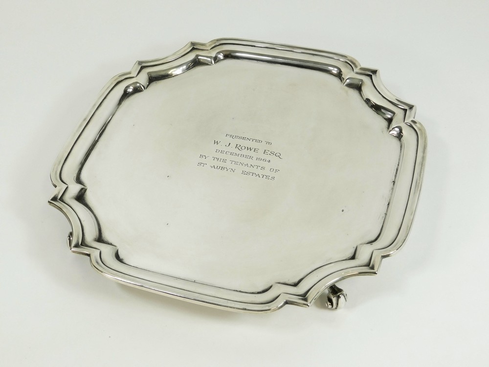 PRESENTATION SALVER.