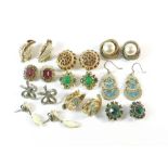 VINTAGE EARRINGS.